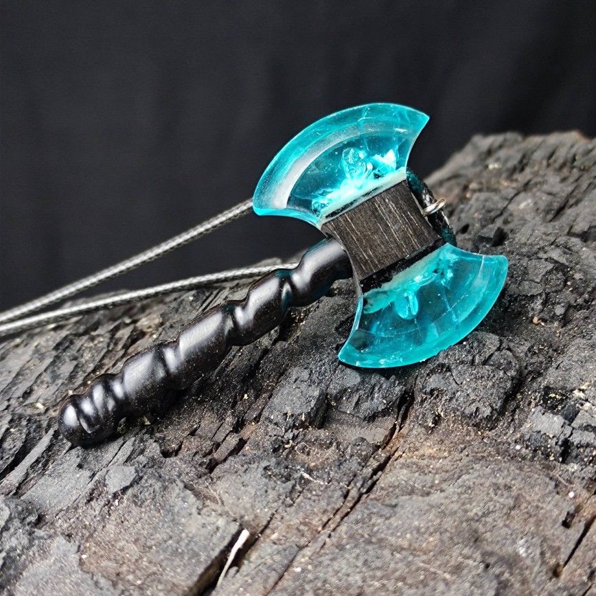 blue-resin-axe-necklace-fantasy-design