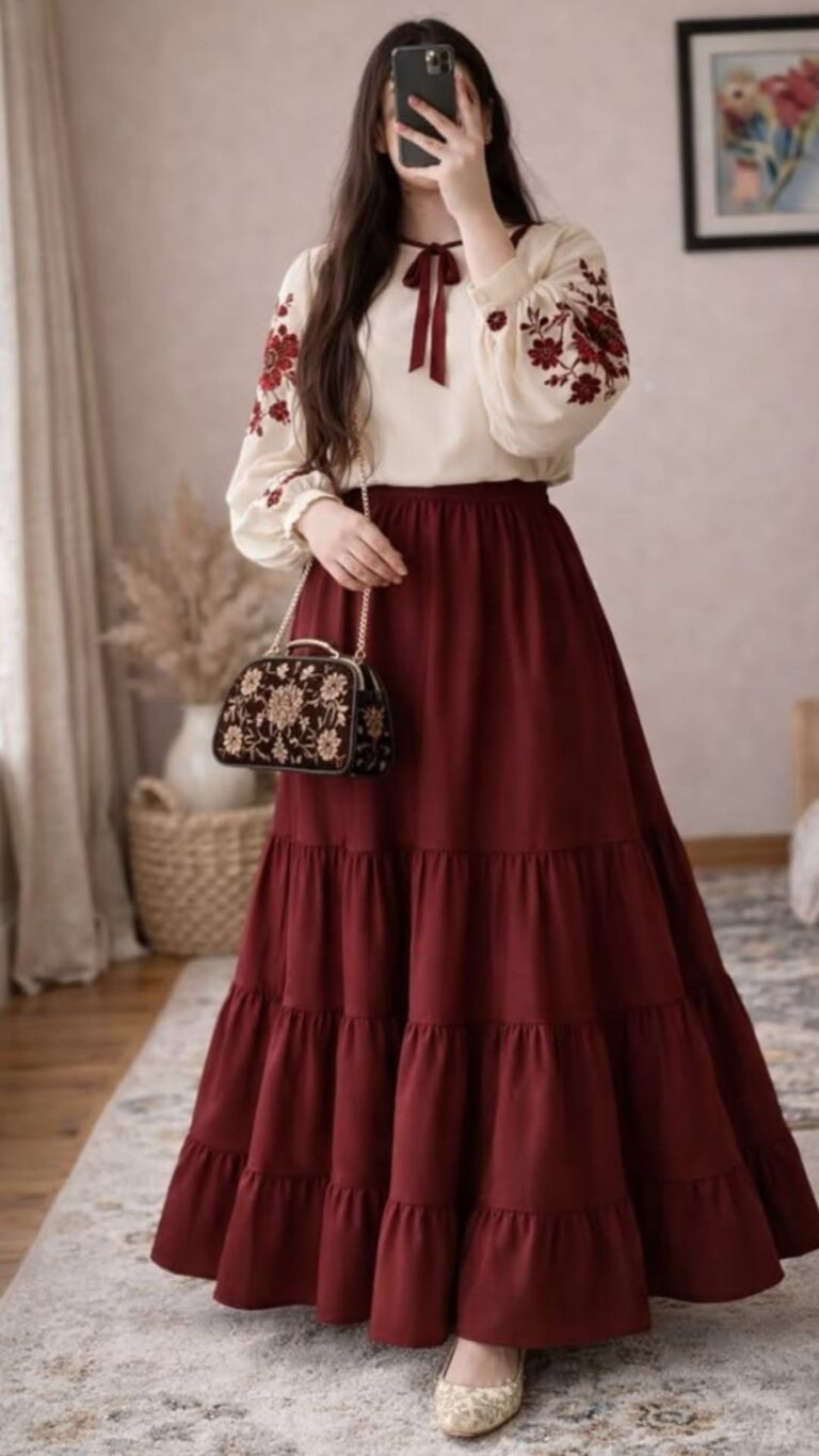 استایل شیک زنانه با دامن زرشکی و شومیز گلدوزی