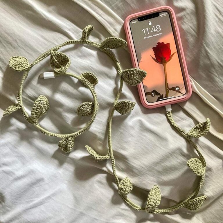 کابل شارژ قلاب بافی طرح برگ مینیمال
