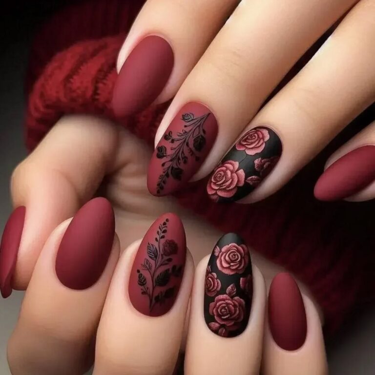 مدل ناخن زرشکی مات با گل رز مشکی