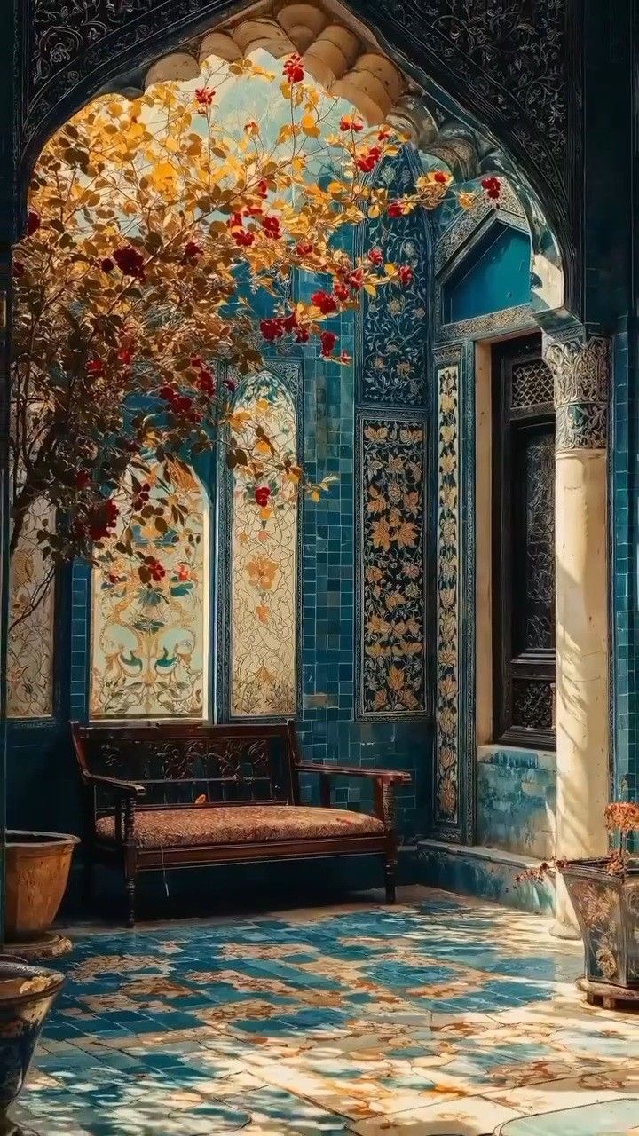 حیاط کاشی‌کاری‌شده با نور طلایی و گل‌های سرخ