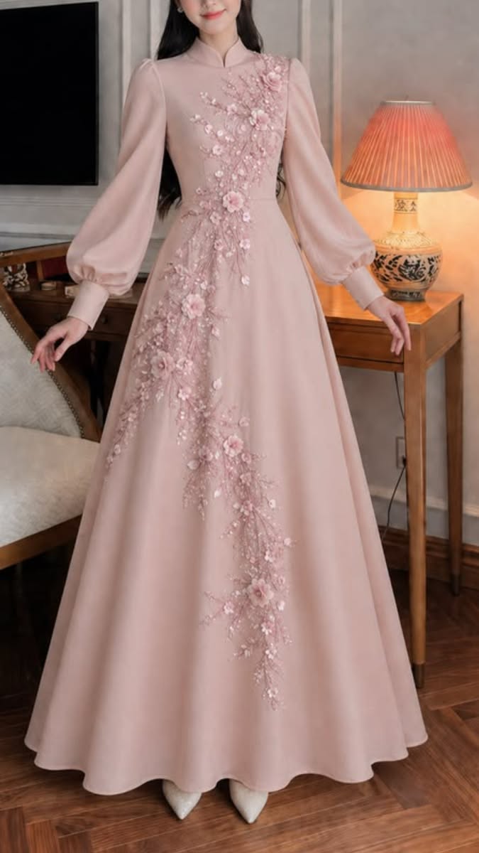 پیراهن ماکسی صورتی گلدوزی‌شده با گل‌های برجسته