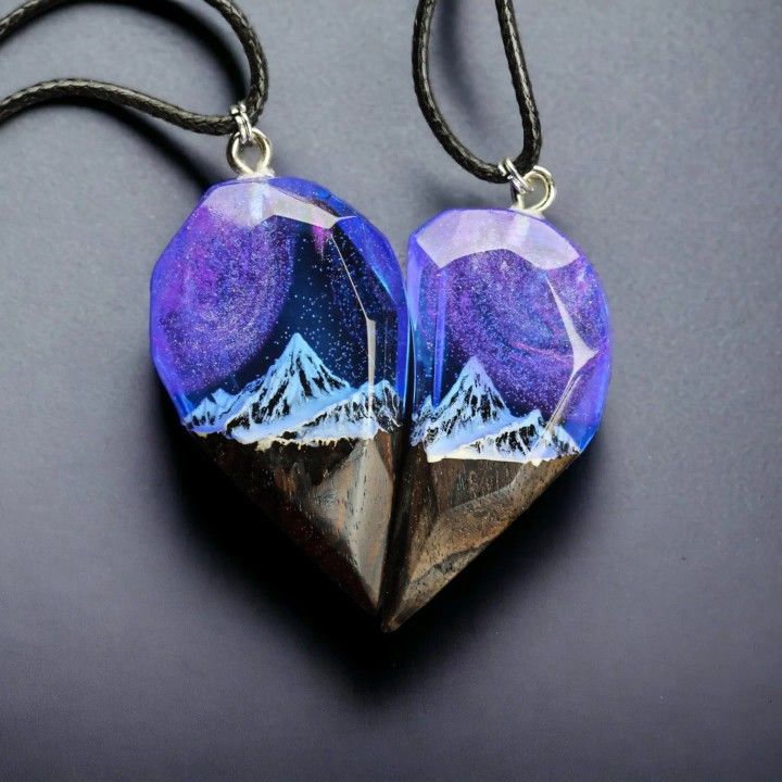 resin-heart-necklace-mountain-night