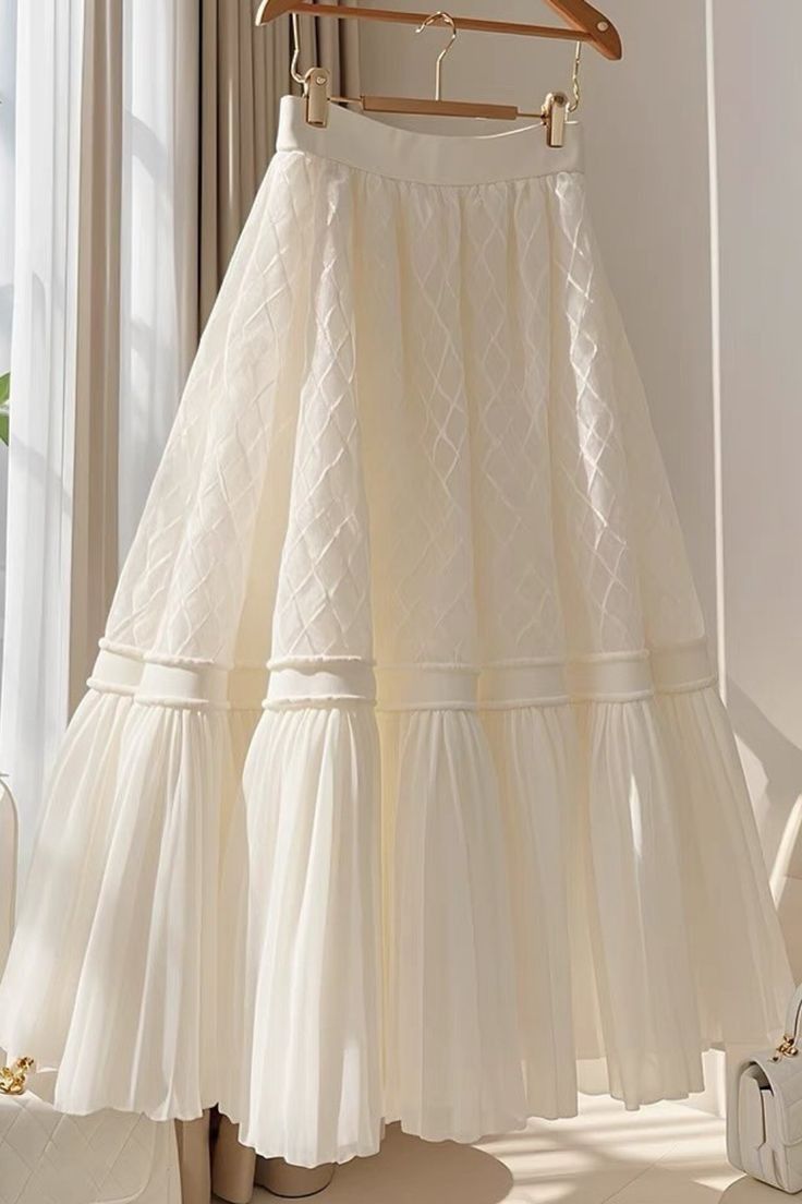 white-long-pleated-womens-skirt