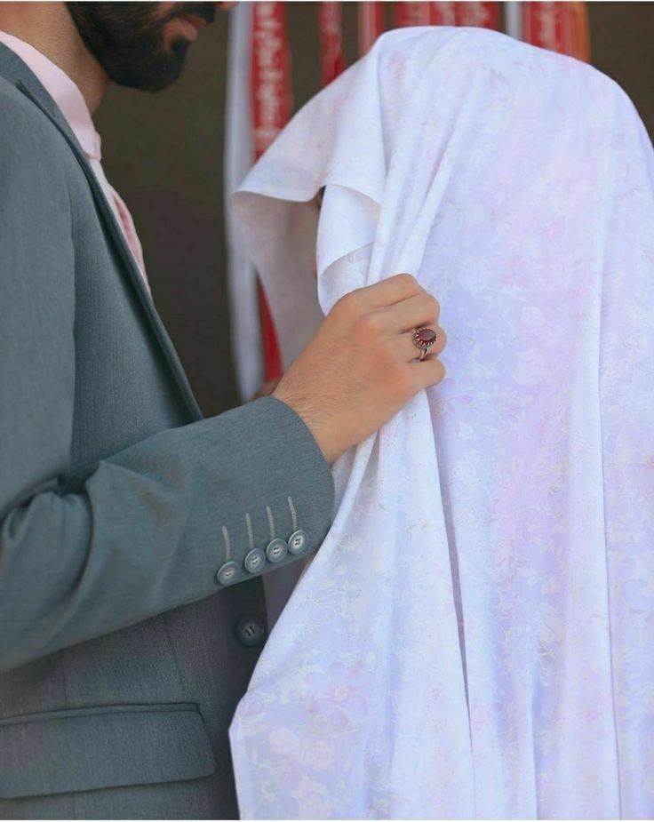 عکس عاشقانه مذهبی مراسم عقد سنتی با چادر سفید عروس